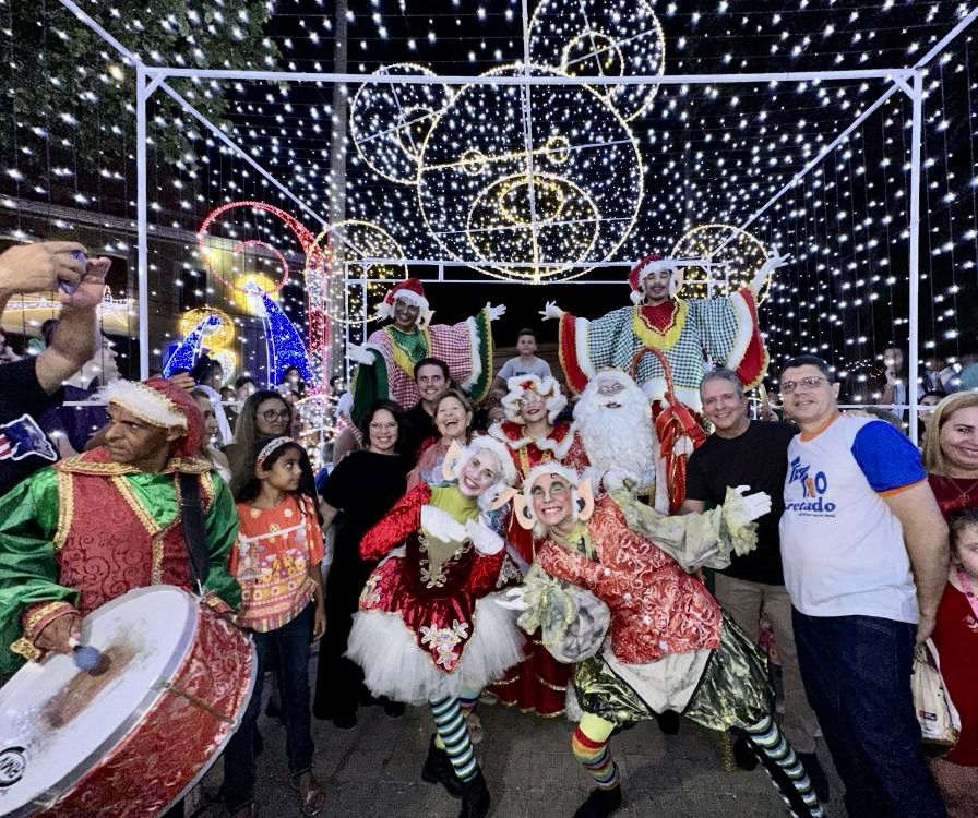 Natal Da Gente 2023: Abertura é Marcada Por Decoração Encantadora Inspirada Na Primeira Infância E Chegada Do Papai Noel